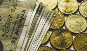 Read more about the article What are the problems with carrying cash in India for foreign visitors?